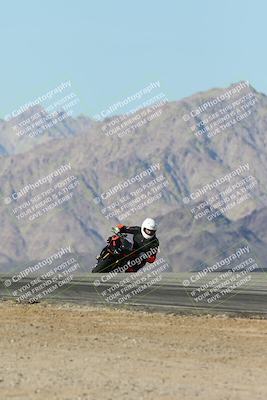 media/Dec-01-2025-Moto Forza (Mon) [[2daa91e15f]]/2-Intermediate Group/Session 4 Turn 9/